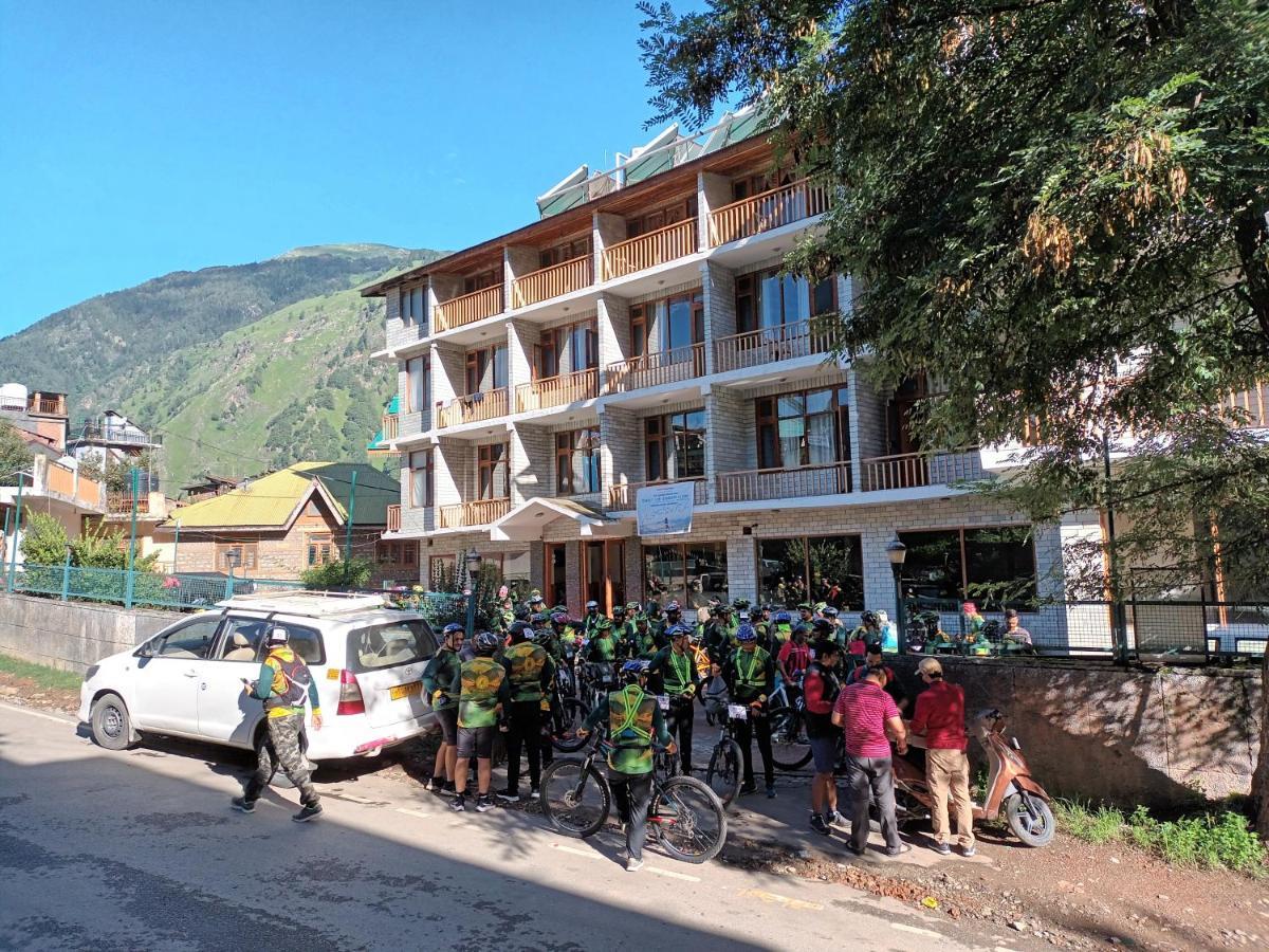 Sarthak Resorts-Reside In Nature With Best View, 9 Kms From Mall Road Manali Exteriör bild