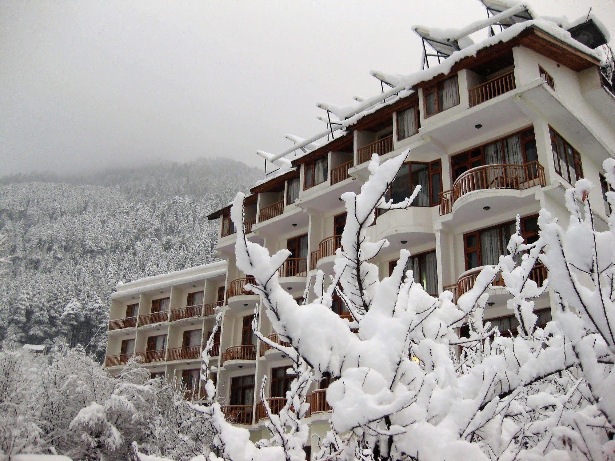 Sarthak Resorts-Reside In Nature With Best View, 9 Kms From Mall Road Manali Exteriör bild