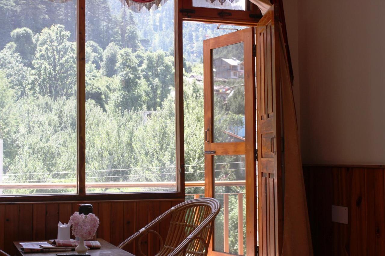 Sarthak Resorts-Reside In Nature With Best View, 9 Kms From Mall Road Manali Exteriör bild