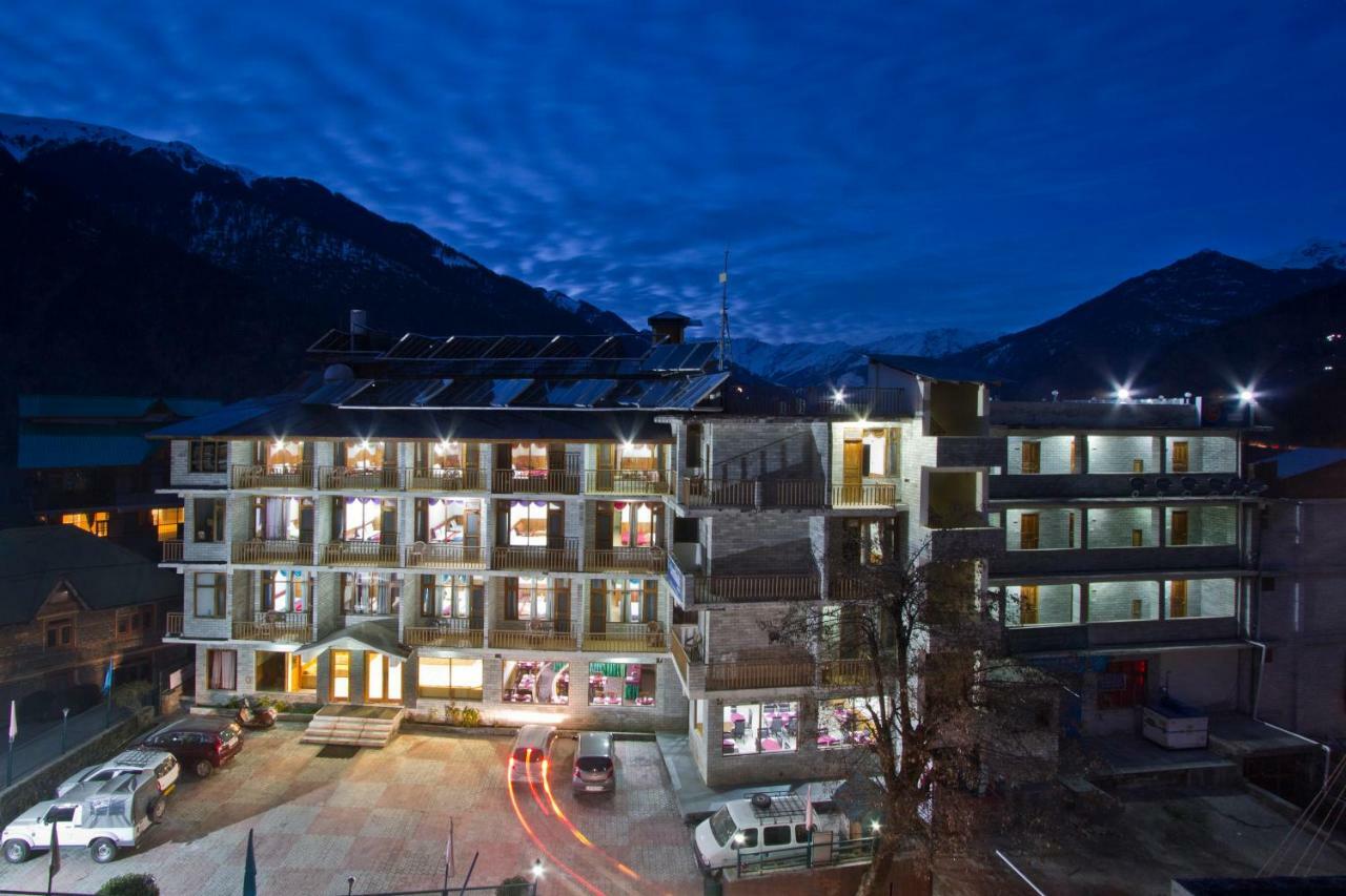 Sarthak Resorts-Reside In Nature With Best View, 9 Kms From Mall Road Manali Exteriör bild